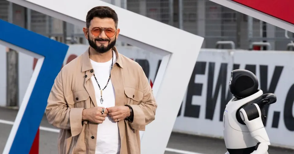 Галустяну нашли соведущего. И это не человек